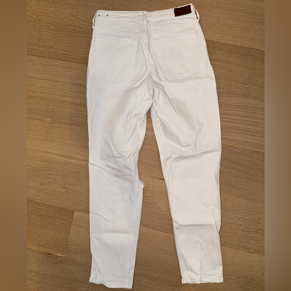 HOLLISTER Ultra High Rise Mom Jean - Picture 3 of 3